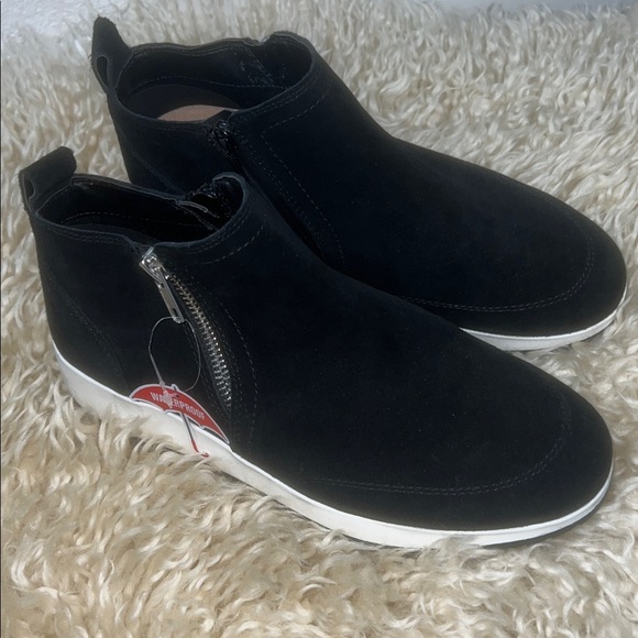 Blondo Ellorie Women's Waterproof Wedge Sneaker - Picture 3 of 7